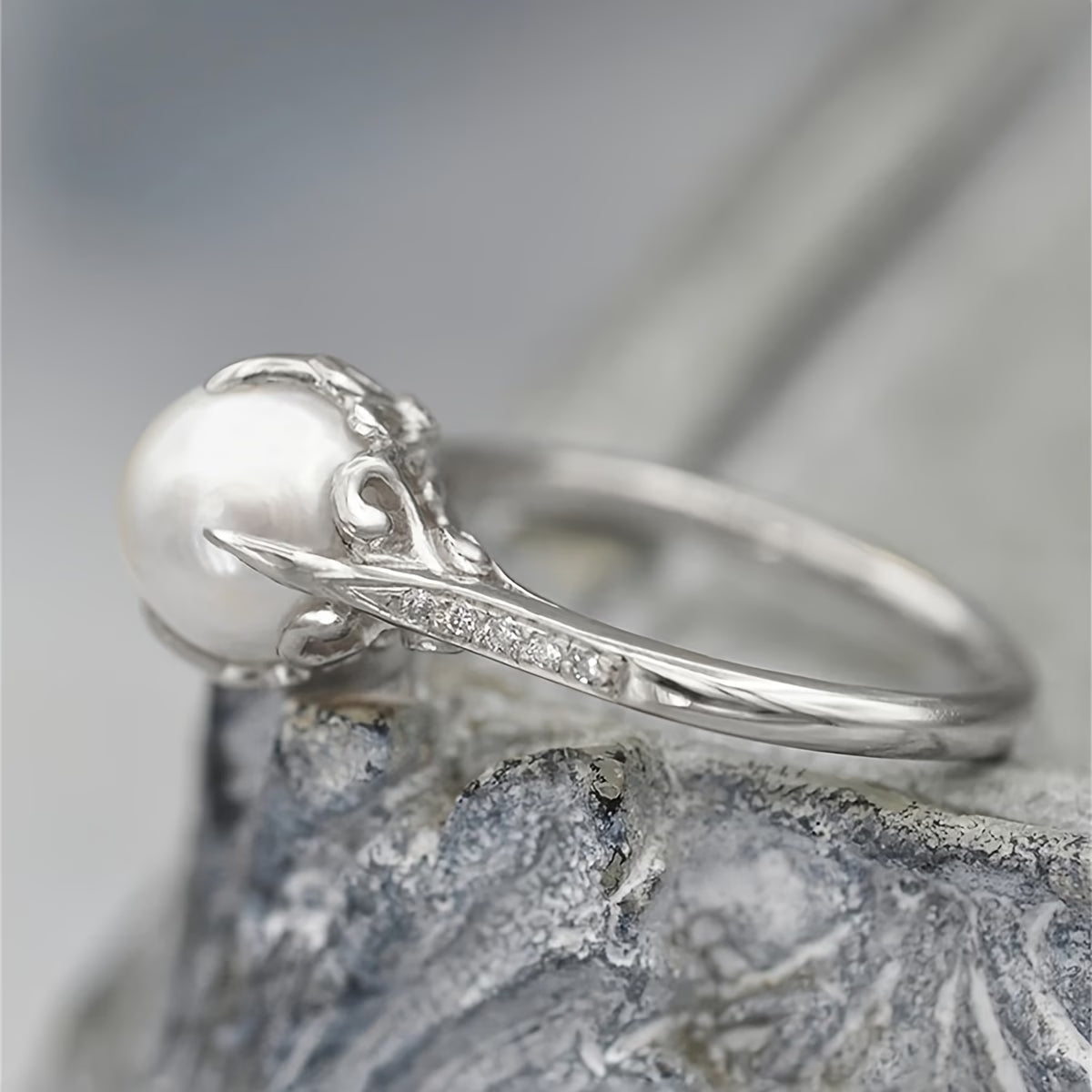 CRYSTELLA | ANELLO DELICATO CON PERLA E CRISTALLO