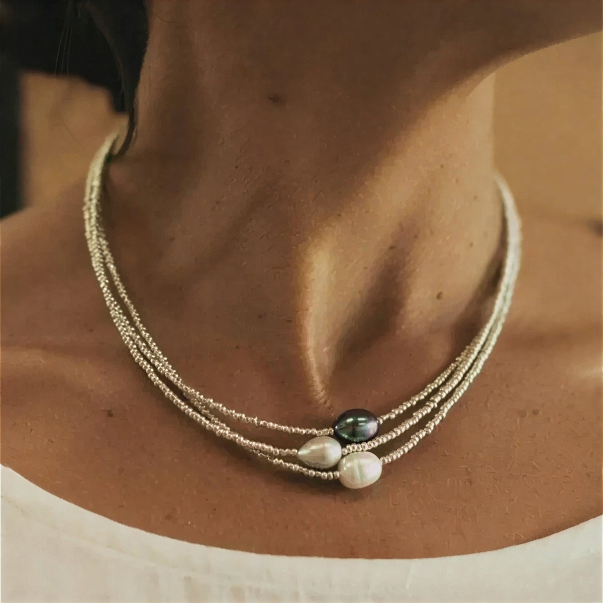 MARCELLA | COLLANA MULTIFILO CON PERLE BAROCCHE