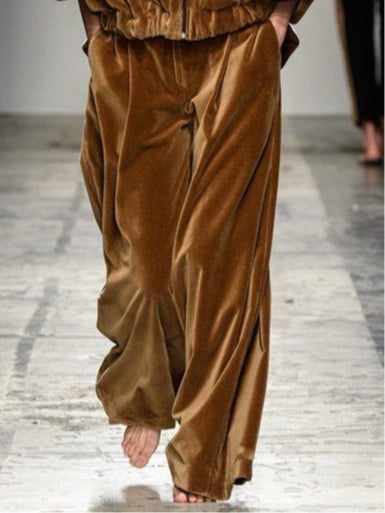 MILLIE | COMPLETO IN VELLUTO MARRONE CON FELPA CON CAPDCCIO E ZIP E PANTALONI