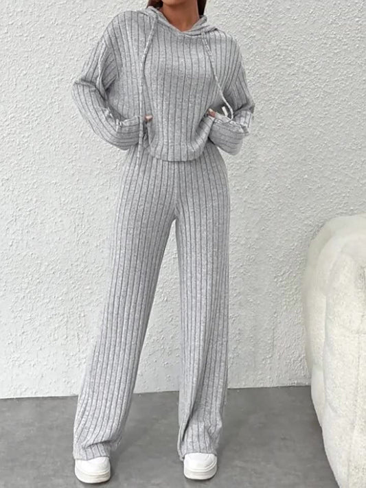 OLIVIA | COMPLETO A RIGHE IN MAGLIA CON CAPPUCCIO, VESTIBILITÀ MORBIDA E MANICHE LUNGHE