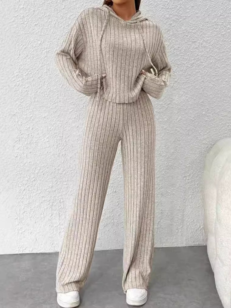 OLIVIA | COMPLETO A RIGHE IN MAGLIA CON CAPPUCCIO, VESTIBILITÀ MORBIDA E MANICHE LUNGHE