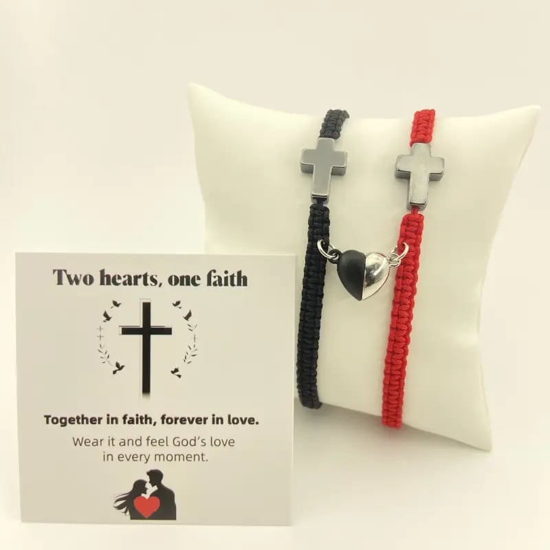 BRACCIALETTO CON CHARM CROCE E CUORE