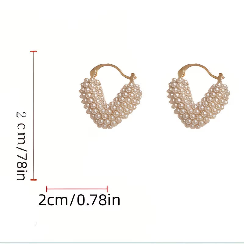 VERA | ORECCHINI A PERLA V-SHAPED PER TUTTI I GIORNI
