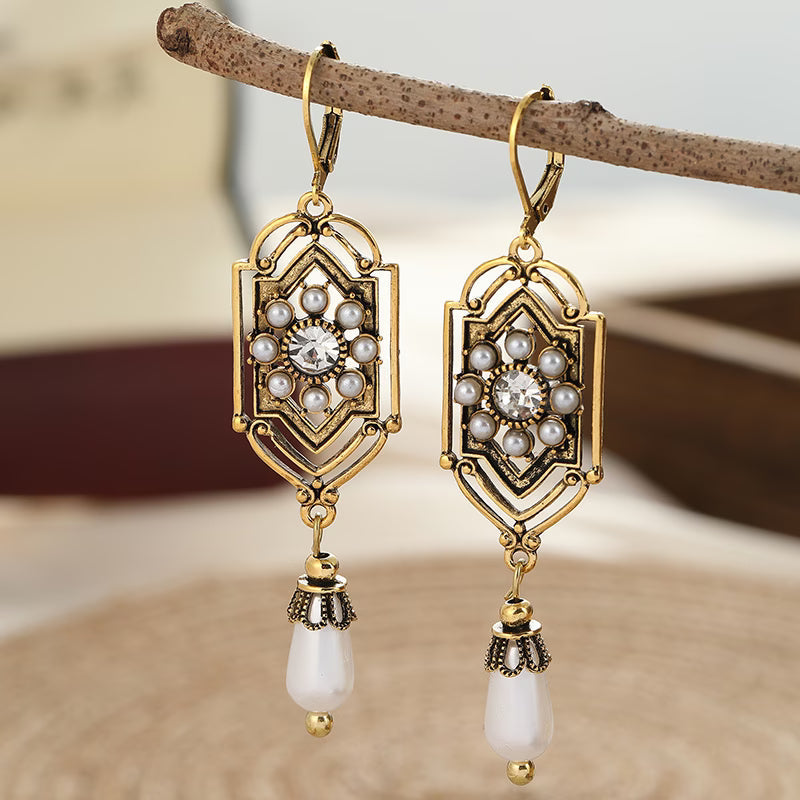 ADELINA | ORECCHINI VINTAGE CON PERLE E INTAGLI DORATI