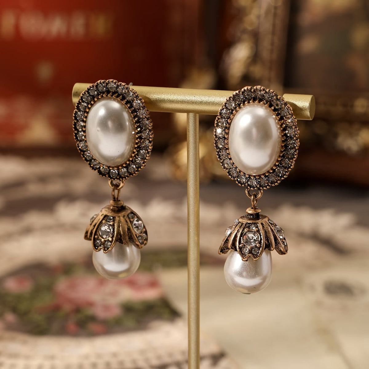 ELOISE | ORECCHINI PENDENTI CON PERLA VINTAGE