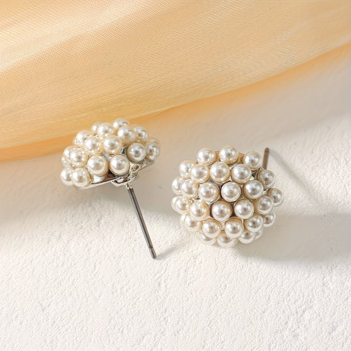 SERENA | ORECCHINI A LOBO CON PERLA DOME