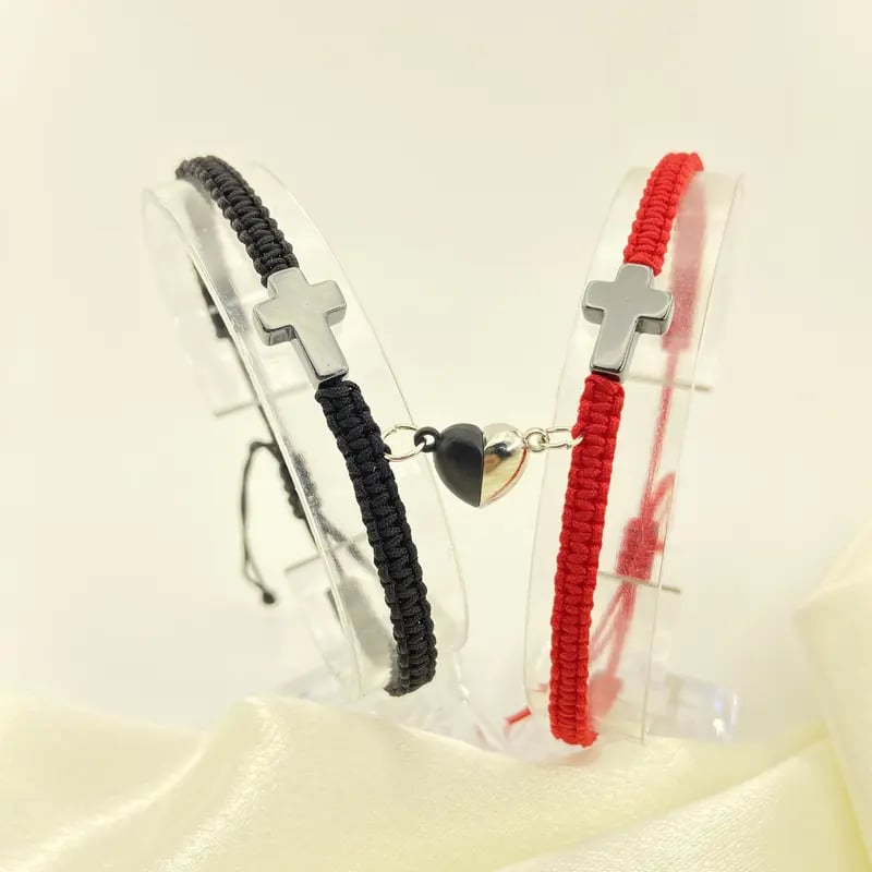 BRACCIALETTO CON CHARM CROCE E CUORE