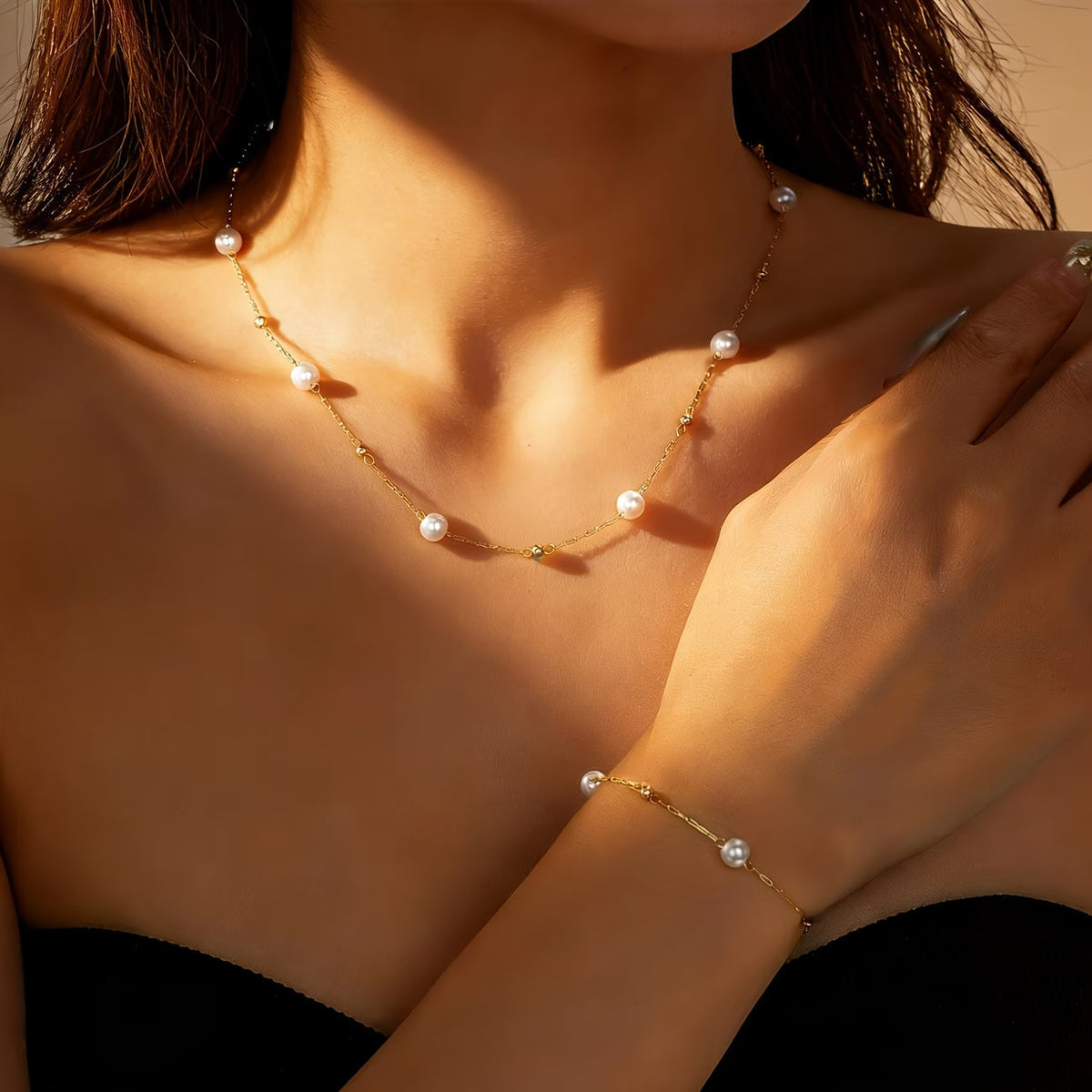 LILIANA | SET DI GIOIELLI CON CATENINA DI PERLE DELICATE