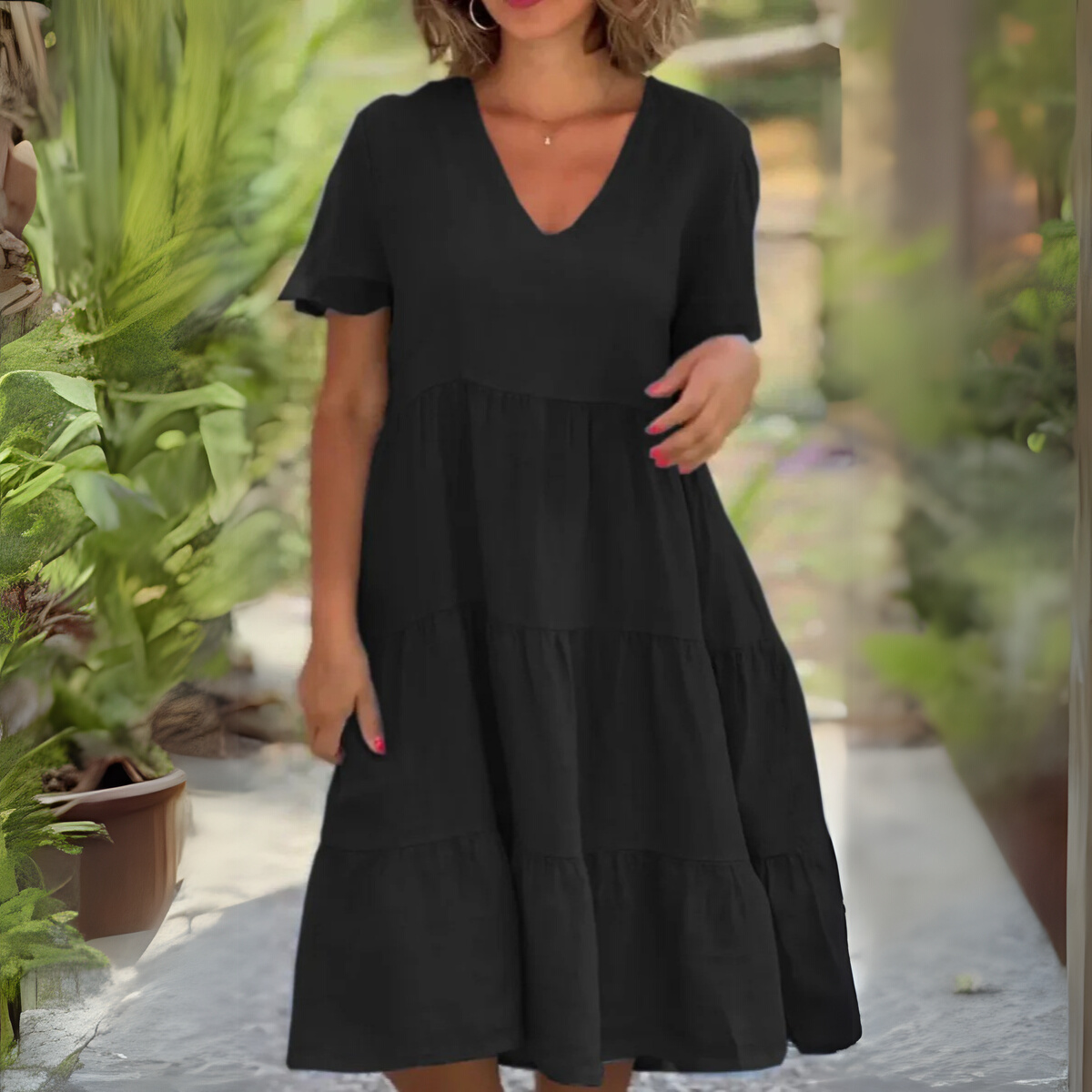 LUCE | ABITO AMPIO CON SCOLLO A V