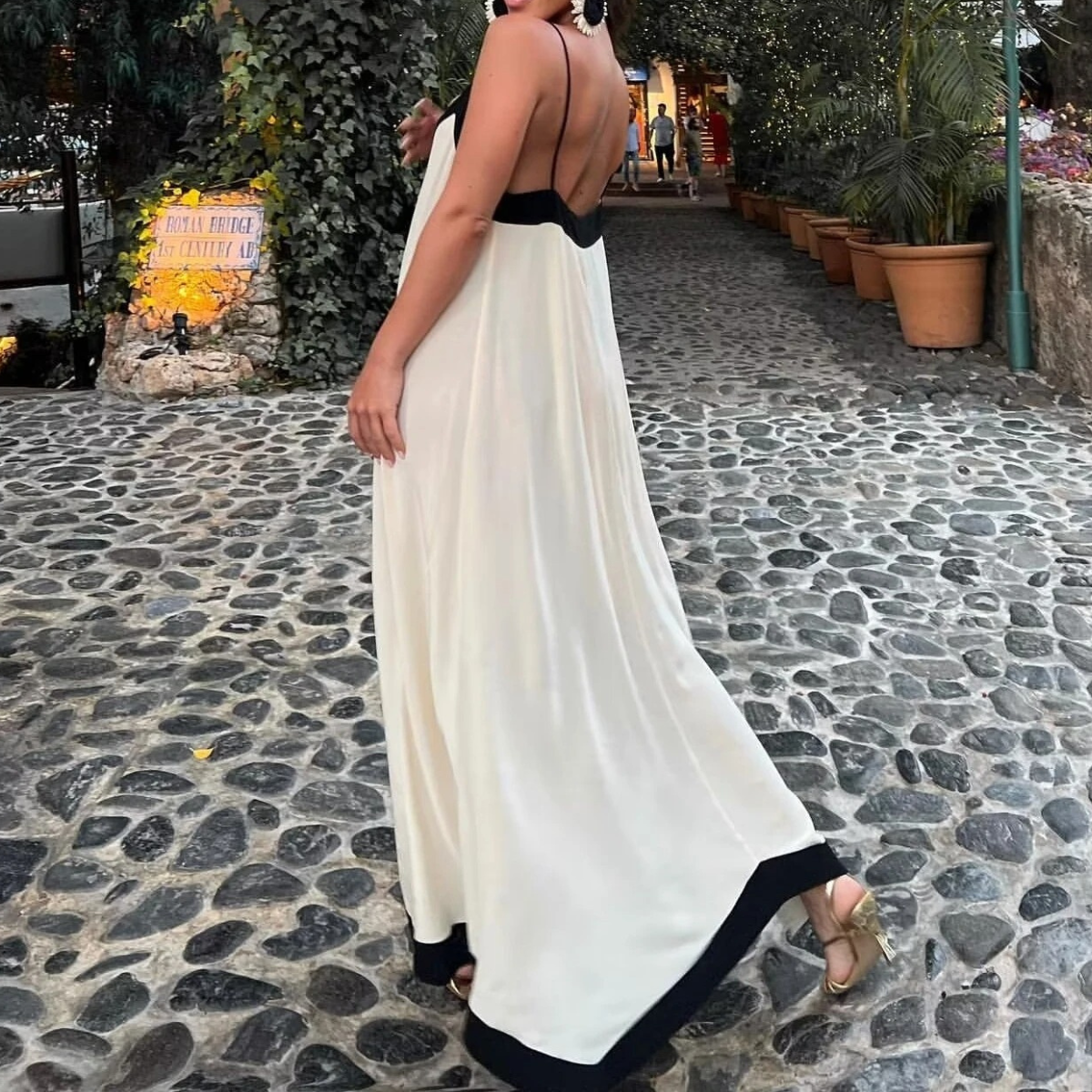 MÉLANIE | ABITO CHIC E AMPIO
