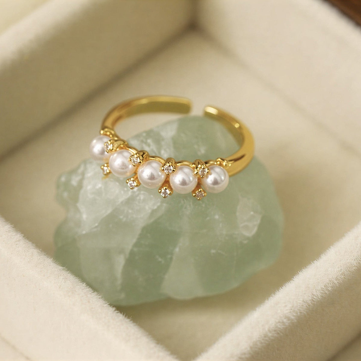 GISELLE | ANELLO A CINQUE FILI DI PERLE