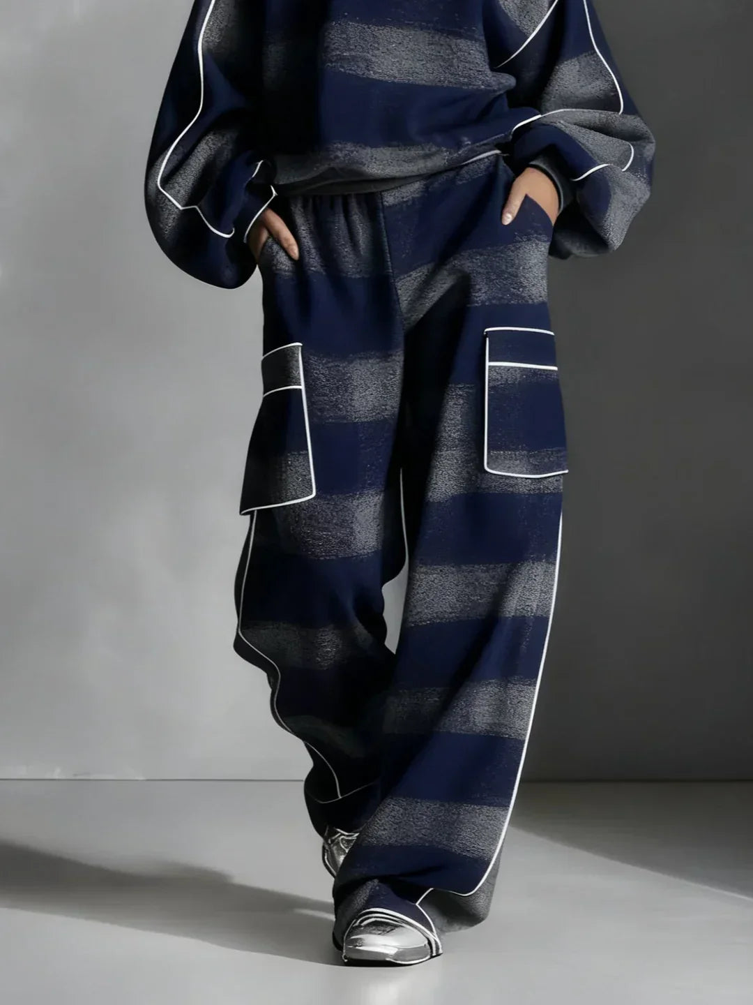 CHARLOTTE | COMPLETO FELPA E PANTALONI CASUAL A BLOCCHI DI COLORE CON MOTIVO A QUADRI NERO E GRIGIO