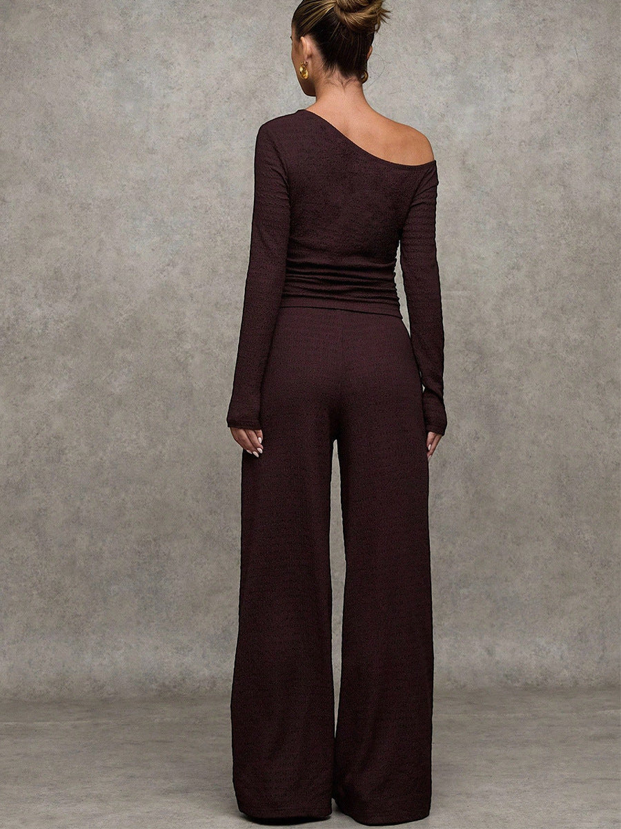 AMELIA | COMPLETO TOP IN MAGLIA MARRONE CON SPALLE SCOPERTE E PANTALONI A ZAMPA