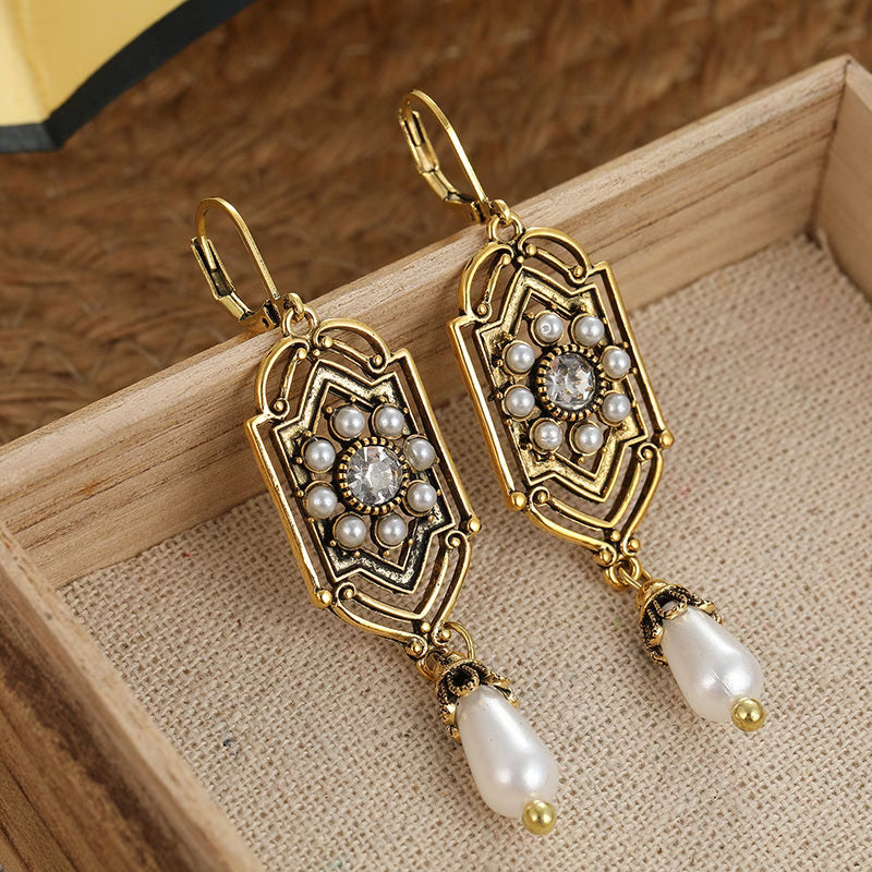 ADELINA | ORECCHINI VINTAGE CON PERLE E INTAGLI DORATI