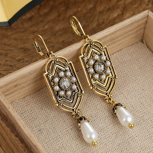ADELINA | ORECCHINI VINTAGE CON PERLE E INTAGLI DORATI