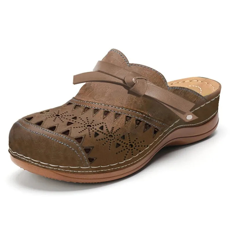 KATHLEEN | ZOCCOLI MULE CON CINTURINO FORATO ORTOPEDICO