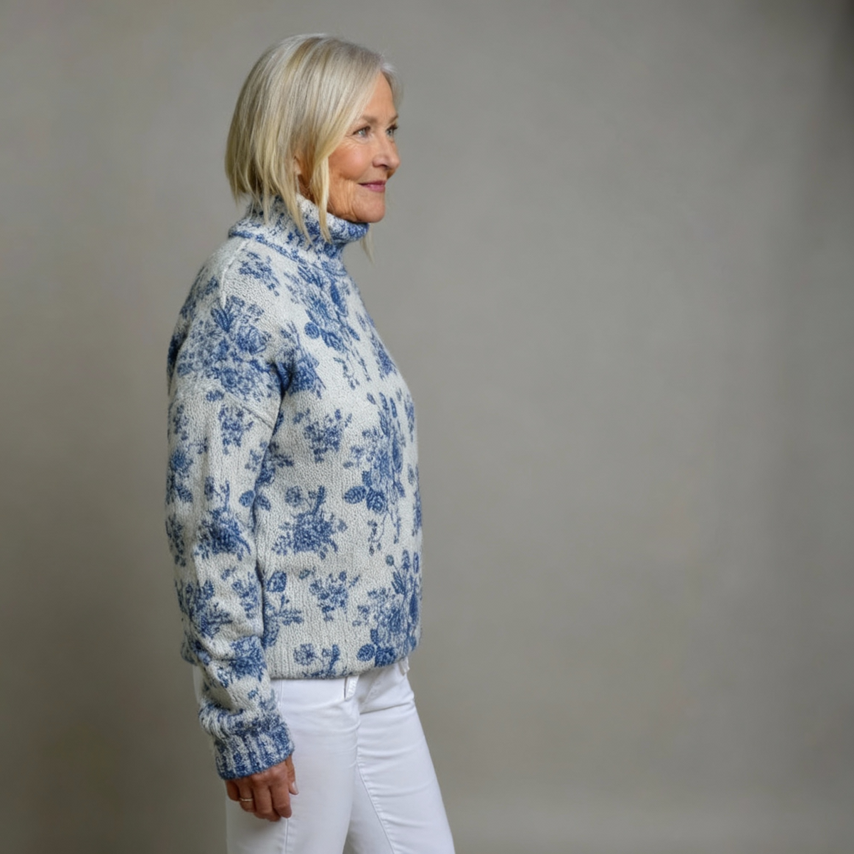 MAISIE | MAGLIA DOLCEVITA IN MAGLIA BLUE BLOSSOM