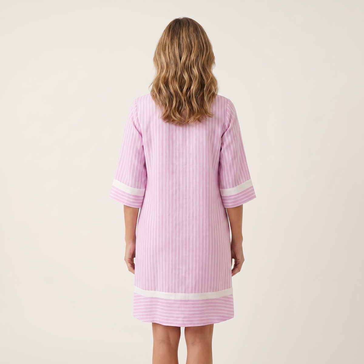 SOLVEIG | ABITO A TRAPEZIO CON SCOLLO A V E RIGHE A CONTRASTO