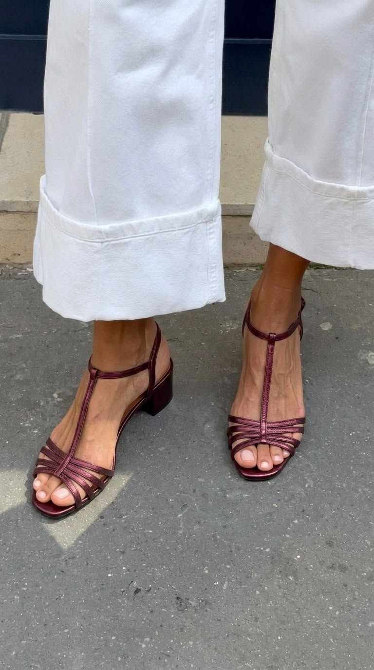 ALEGRE | SANDALI DORATI: ELEGANZA QUOTIDIANA